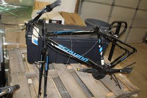 lot 972 image: Schwinn Pathway Bicycle Frame