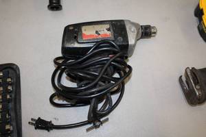 lot 981 image: Sears Craftsman Heavy Duty 38 Power Drill