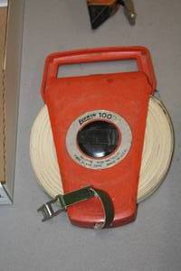 lot 985 image: Lufkin 100 Measuring Tape