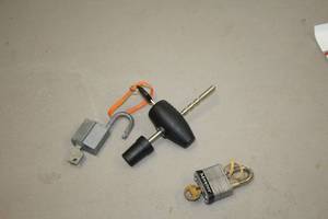 lot 1002 image: Lot of (3) Assorted Locks with Keys