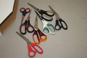 lot 1003 image: Lot of (7) Assorted Scissors