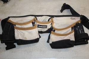 lot 1011 image: Husky Tool Belt with Screws, Knife, Driver Bits