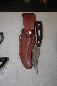 lot 1019 image: Schrade Old Timer 3-12-blade Hunting Knife with Sheath