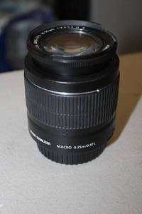 lot 1035 image: Canon 2-12 EFS 18-55mm 13.5-5.6 IS Zoom Camera Lens