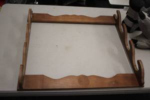 lot 1039 image: Wooden Wall-Mount Gun Rack
