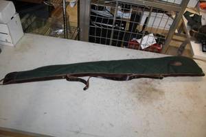 lot 1045 image: Boyt Green Soft-Side Long Gun Case with Shoulder Strap