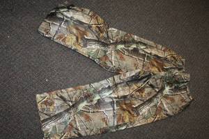 lot 1049 image: Real Tree Froggtoggs Outerwear Pants