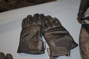 lot 1085 image: Kepretec Schoeller Road Gear Size Large Leather Motorcycle Riding Gloves