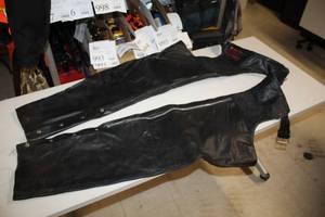 lot 1087 image: Hot Leathers Size X-Large Leather Motorcycle Riding Chaps