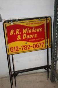 lot 1093 image: Lot of (4) Metal Sign Holders