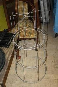 lot 1106 image: Lot of (2) Metal Wire Cages