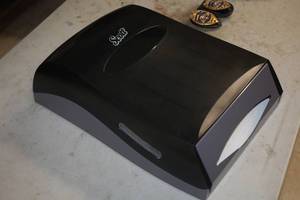 lot 1114 image: Scott Paper Towel Dispenser
