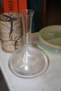 lot 1131 image: Glass Table Vase