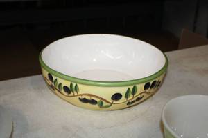 lot 1137 image: Decorative Bowl 12