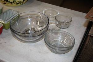 lot 1138 image: Lot of (8) Assorted Clear Glass Bowls