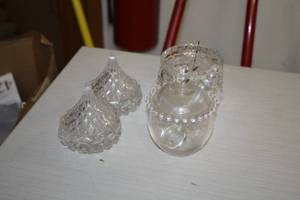 lot 1139 image: Lot of (4) Glass Candy Dishes