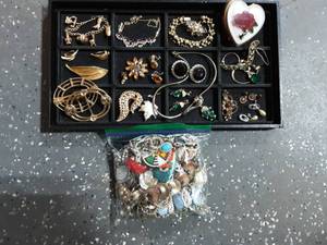 lot 8 image: Contents On Tray & Bag Of Assorted Jewelry Assorted Jewelry