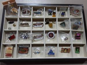 lot 20 image: Collectible Pins
