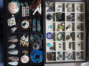 lot 37 image: Contents On 2-Trays, Collectibles, Arrowheads, Jewelry, Shells, Beaded Items