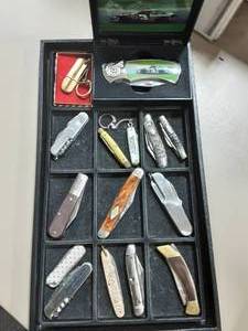 lot 41 image: Collection Of Pocket Knives