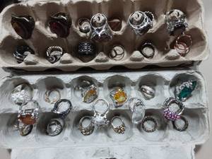 lot 47 image: Assorted Rings