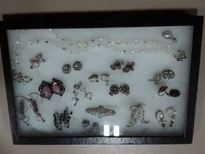 lot 55 image: Display Box With Assorted Rhinestone Jewelry