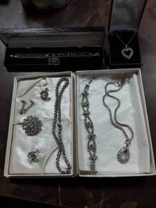 lot 57 image: Vintage Boxed Rhinestone Jewelry