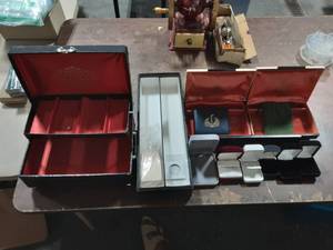 lot 66 image: Jewelry Boxes