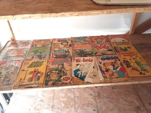 lot 104 image: Lot Of 18 Vintage Charlton Comics