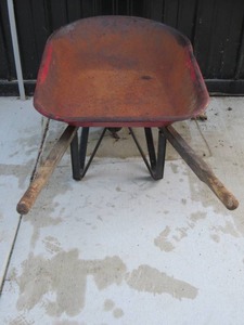 Red Wheelbarrow