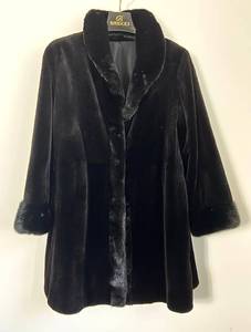 lot 5 image: Ribnick Furs Mink Fur Reversible Coat