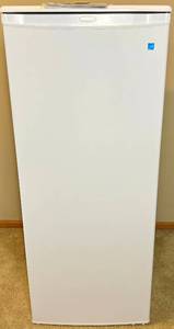 lot 10 image: Danby Upright Freezer 8.5 Cubic Feet
