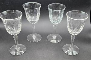 lot 3 image: Elyse by Tiffin-Franciscan Wine Glasses - Set of 4