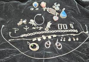lot 4 image: Sterling Silver .925 Assortment