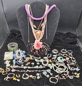 lot 86 image: Costume Jewelry Collection