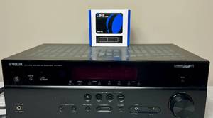 lot 73 image: Yamaha AV Receiver RX-V477 with REI HDMI Splitter