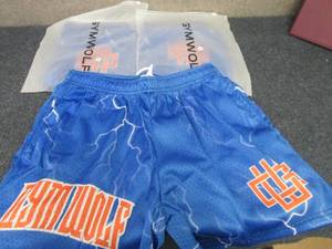 lot 256 image: 3 Mens Medium Gym Wolf Workout Sho...
