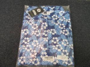 lot 268 image: Brisira Mens Medium Wicking Collar...