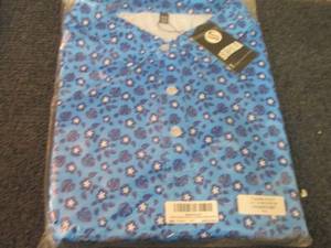 lot 303 image: Brisira Mens 2XL Wicking Collared ...