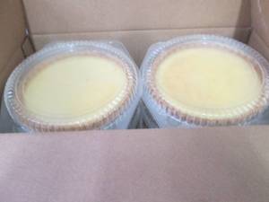 lot 332 image: DD 6 FROZEN Table Talk 8 inch Custa...