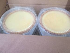 lot 333 image: DD 6 FROZEN Table Talk 8 inch Custa...