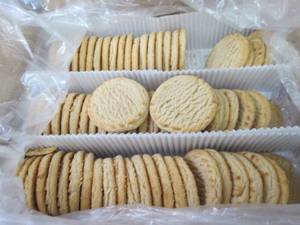 lot 349 image: EE 72 ct FROZEN Homestyle Peanut Bu...