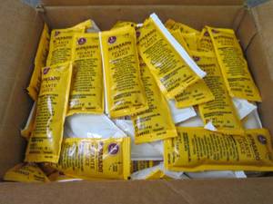 lot 385 image: 200- 0.5oz Picante Packets...