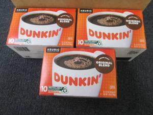 lot 391 image: 3- 10 ct Dunkin Original Blend Kcu...