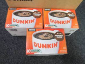 lot 392 image: 3- 10 ct Dunkin Original Blend Kcu...