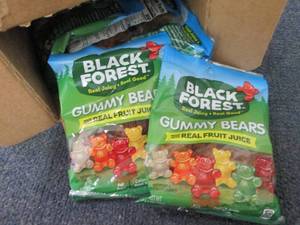 lot 402 image: 12- 4.5 oz Blsck Forest Gummy Bears...