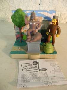 VINTAGE 2004 The Simpsons TOWN SQUARE Interactive Environment & Figure By Playmates #43806 - OPEN NEVER USED - ABSOLUTELY FANTASTIC PIECE - SEE PICTURES