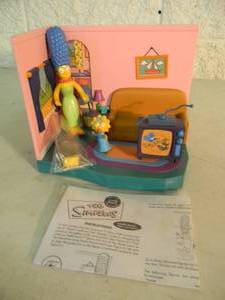 VINTAGE 2000 The Simpsons LIVING ROOM Interactive Environment & Figure By Playmates #99120 - OPEN NEVER USED - GREAT PIECE - SEE PICTURES