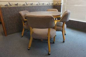 lot 4 image: table and chairs