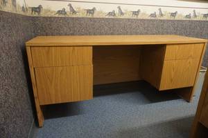 lot 11 image: ofice deskcredenza